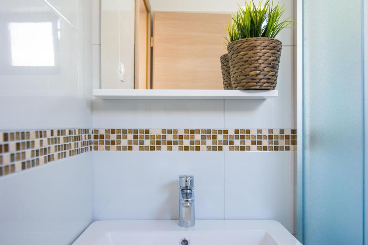 Apartments Tarragon Ugrinici エクステリア 写真